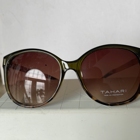 Unisex Authentic Sunglasses TAHARI 100%UV Protection. - Picture 2 of 9